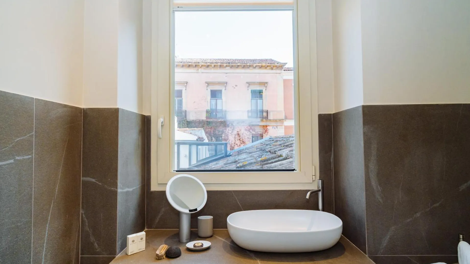 Etnea Suite 270 Catania 0*,  Italia